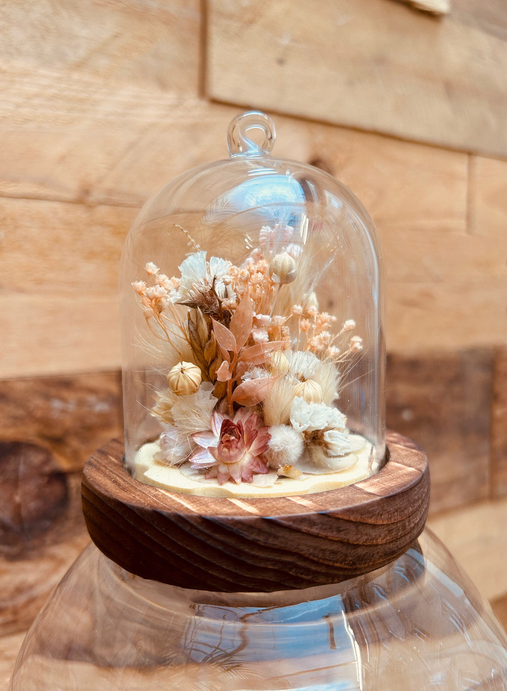 Cloche de fleurs séchées